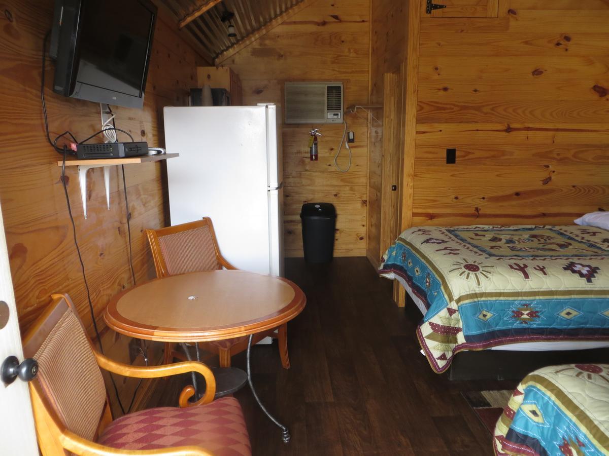 All Tucked Inn Cabins Stockdale Zewnętrze zdjęcie