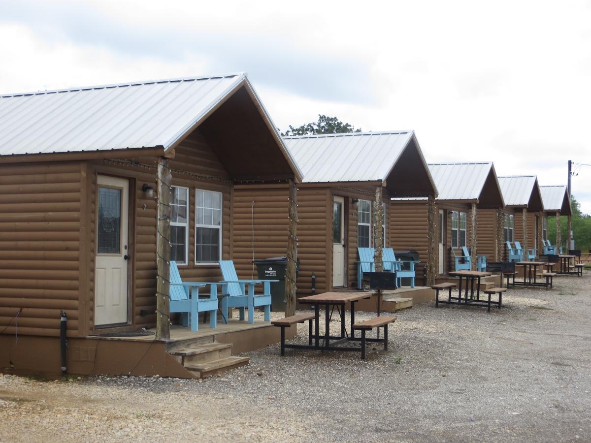 All Tucked Inn Cabins Stockdale Zewnętrze zdjęcie